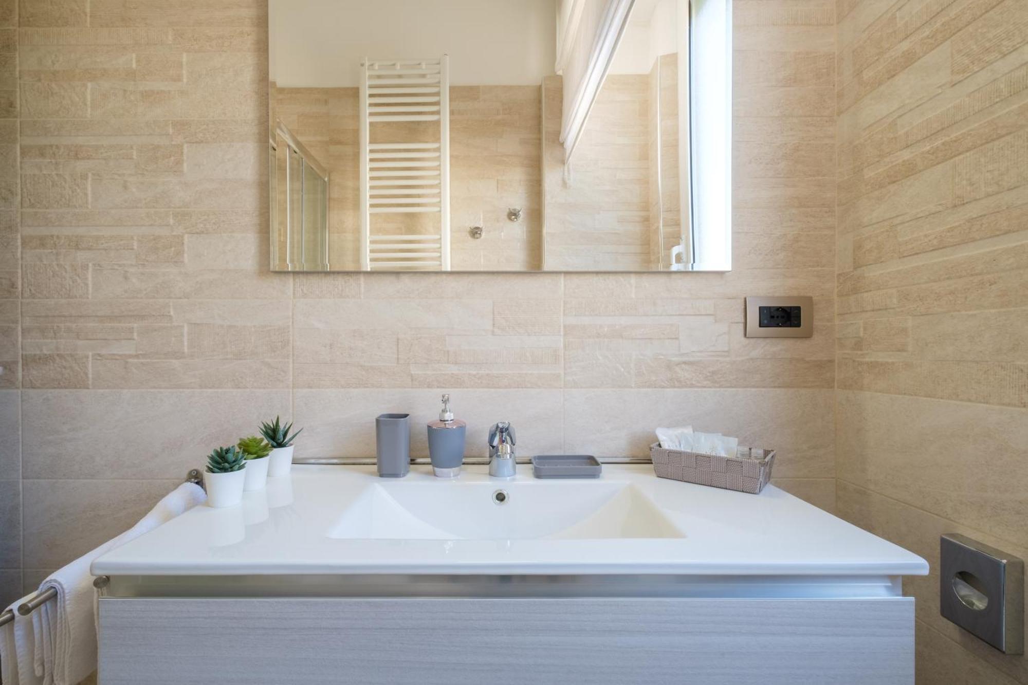 Scandellari Apartments - Stylish Stay For Two Guests Болонья Экстерьер фото
