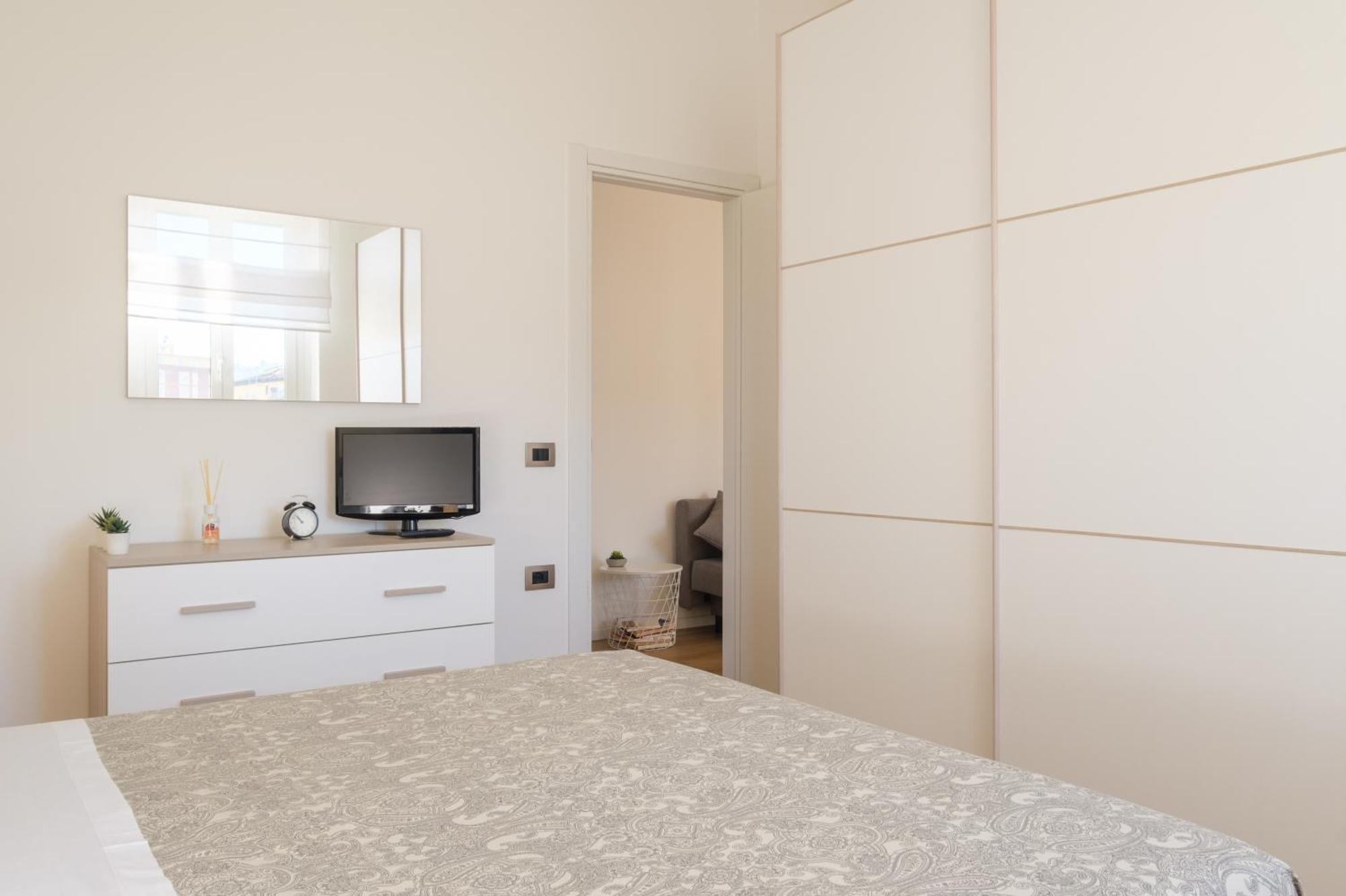 Scandellari Apartments - Stylish Stay For Two Guests Болонья Экстерьер фото