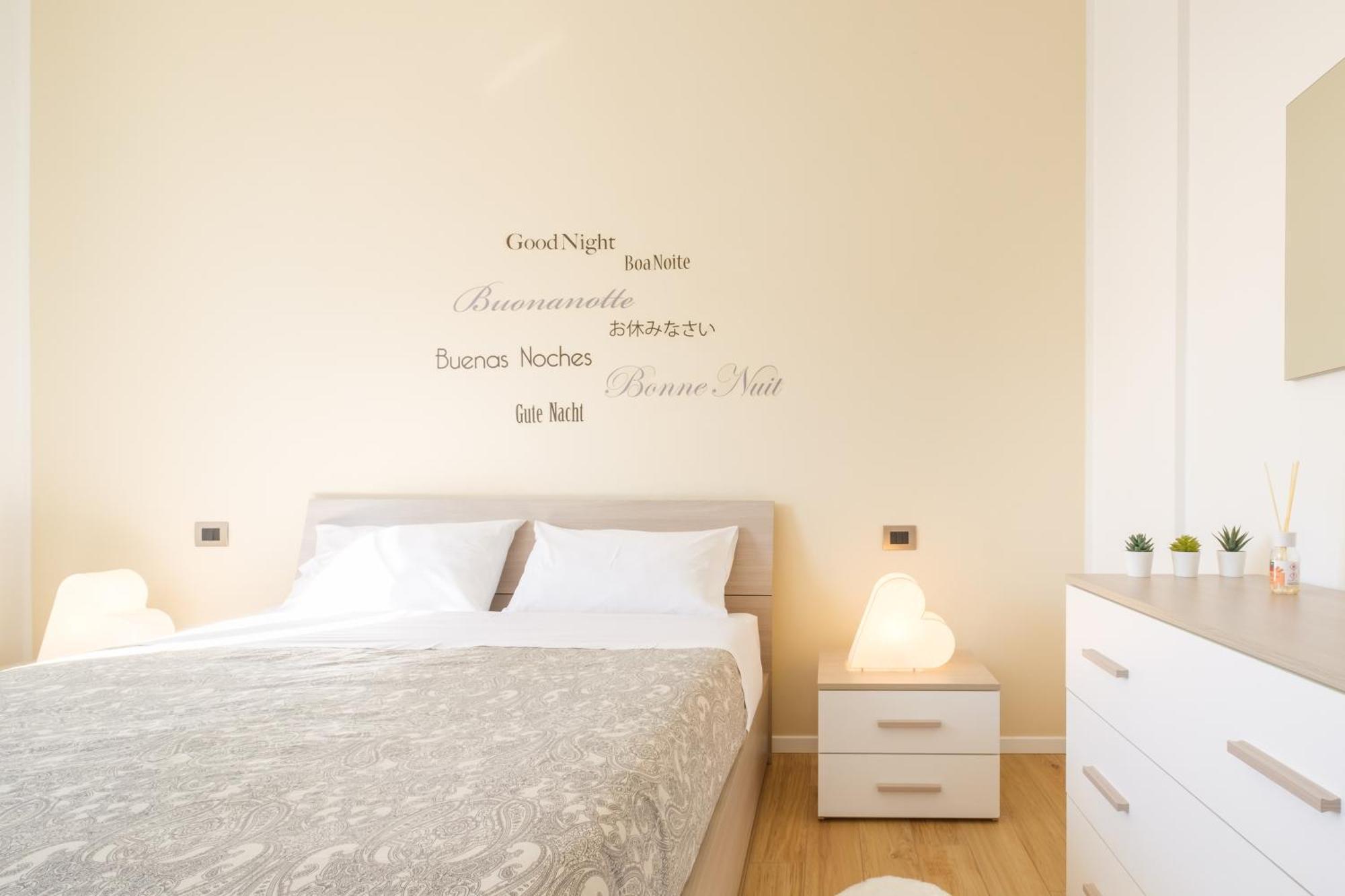 Scandellari Apartments - Stylish Stay For Two Guests Болонья Экстерьер фото
